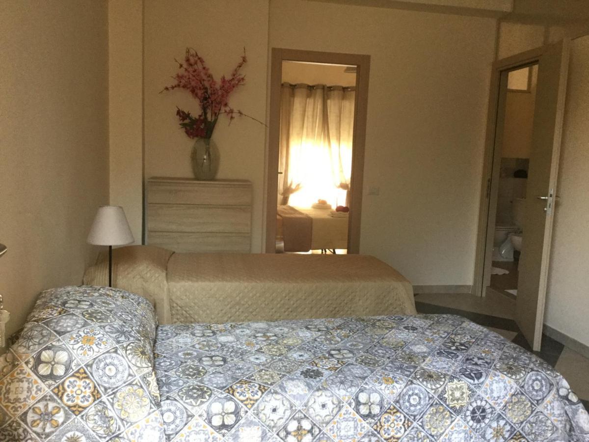 B & B Jasmine Санта-Тереза-ди-Рива Экстерьер фото