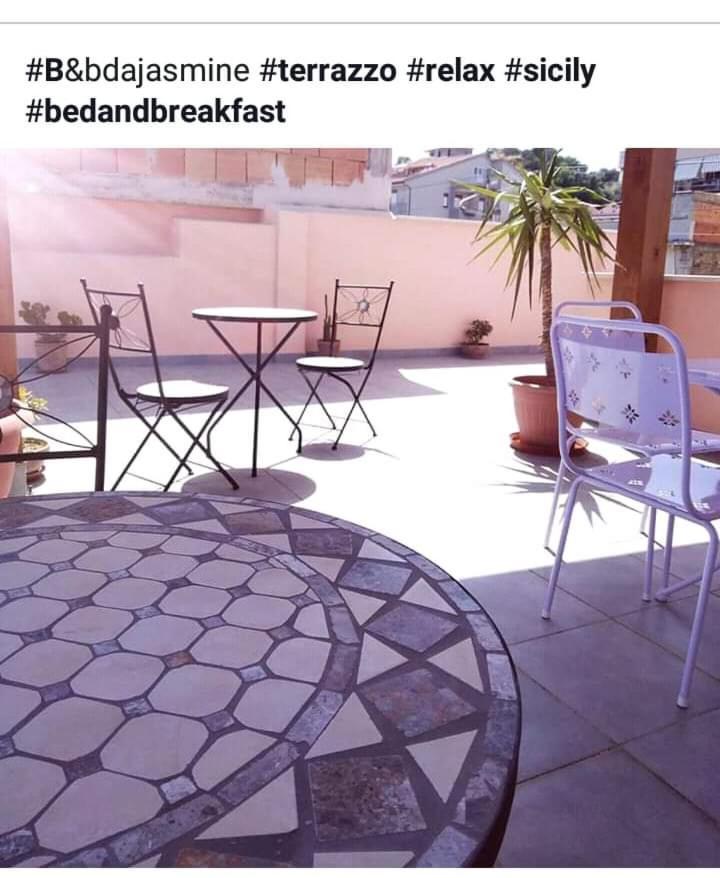 B & B Jasmine Санта-Тереза-ди-Рива Экстерьер фото
